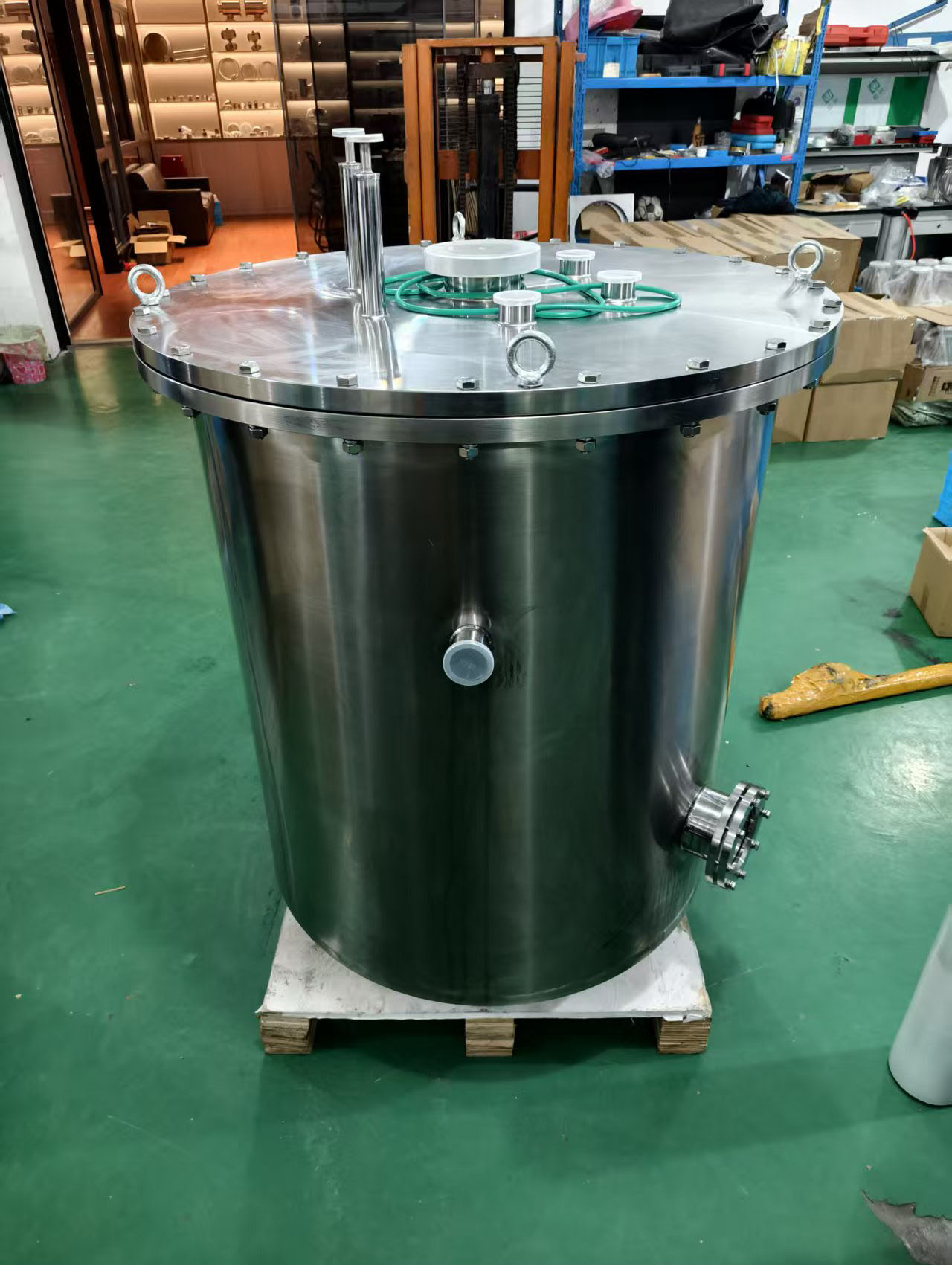 Cylindrical cavity-13